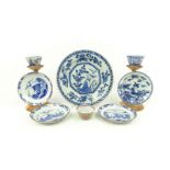 lot Chinees porselein waaronder bord, schoteltjes en kopjes, 18e eeuw