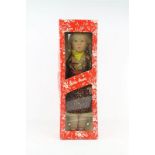 Këthe Kruse pop met voorstelling van meisje in bloemenjurk, h. 51 cm -in originele doos-