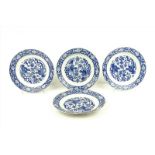 4 blauw/wit Chinees porseleinen borden met decor van paradijsvogels en florale motieven, Kangxi,