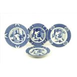 blauw/wit Chinees porseleinen borden met decor van figuren in interieur en perzikken in medaillons