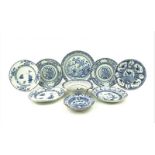 lot blauw/wit Chinees porselein waaronder borden en mandje, alle 18e eeuw, diam. 16-27 cm