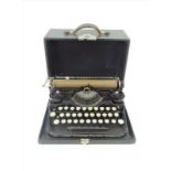 Amerikaanse typemachine, merk Underwood Standard Portable Typewriter