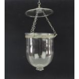 glazen hundi lamp in metalen montuur, h. 36 cm