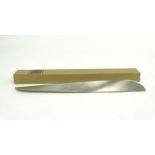 Italiaanse RVS design briefopener, ontwerp Enzo Mari, lengte 21 cm.