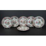 serie van 6 Chinees porseleinen famille rose borden met floraal decor, Qianlong, 18e eeuw, diam.