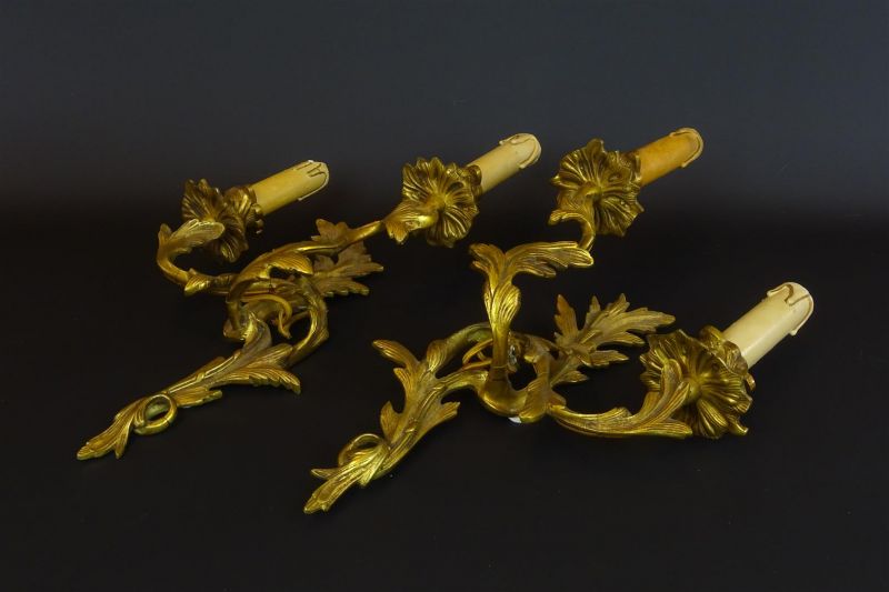 stel bronzen wandappliques met 2 gebogen armen en versierd met bladmotieven, Louis XV-stijl, 19e
