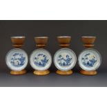 set van 4 blauw/wit Chinees porseleinen kop en schotels met decor van florale motieven, afkomstig