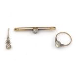 antieke 14 krt. gouden broche, ring en losse hanger, alle gezet met roos geslepen diamanten, gewicht