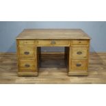 Hollandse kersen partnerdesk, met 11 laden en 1 deurtje met faux laden, h. 74, circa 1900,