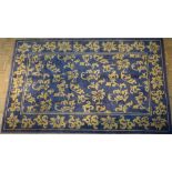 handgeknoopt tapijt met geel floraal patroon 309 x 201- - -29.00 % buyer's premium on the hammer