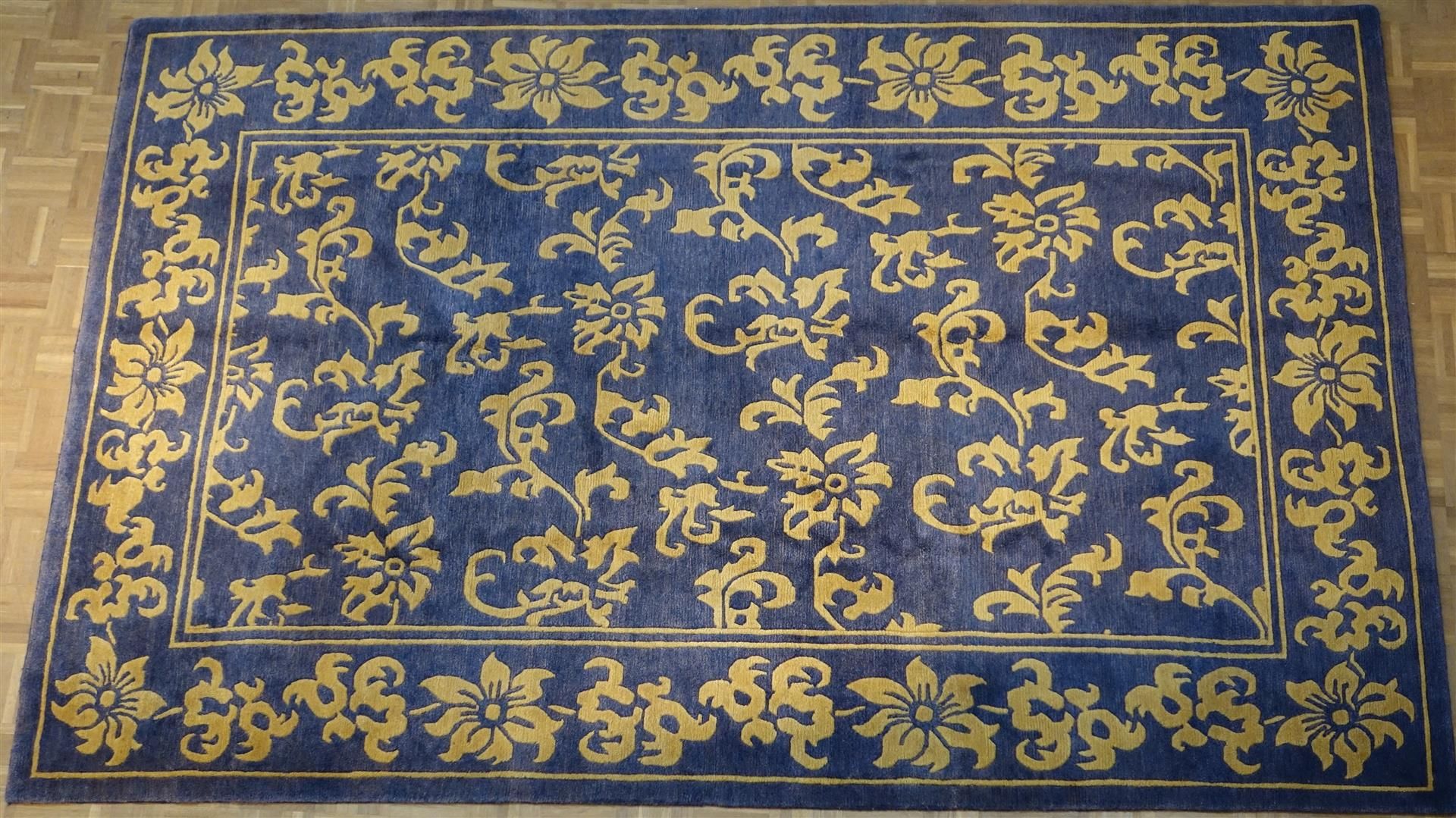 handgeknoopt tapijt met geel floraal patroon 309 x 201- - -29.00 % buyer's premium on the hammer