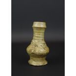 steengoed puntneuskruikje, 15e eeuw, h. 11 cm (gerestaureerd)- - -29.00 % buyer's premium on the