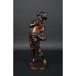 gepatineerde bronzen sculptuur met voorstelling van jongen met aap, gesigneerd Wegener en