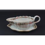 Chinese porseleinen famille rose auskom op onderschotel, Qianlong, 18e eeuw, lengte: 23 cm (2 x