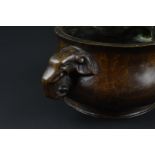 Chinees bronzen wierookbrander met 2 oren in de vorm van olifantenkoppen, diam. 13 cm- - -29.00 %