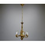 verguld bronzen 6-lichts kroonlamp met decor van balustervazen, acanthusbladeren en knormotieven,