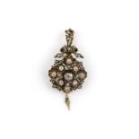 antieke gouden hanger/broche bezet met talloze roosdiamanten, 46 x 27 mm.- - -29.00 % buyer's