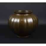 bruin gepatineerde pompoenvormige bronzen vaas, Japan, gemerkt Bôshû, Shôwa, h. 18 cm - - -29.00 %