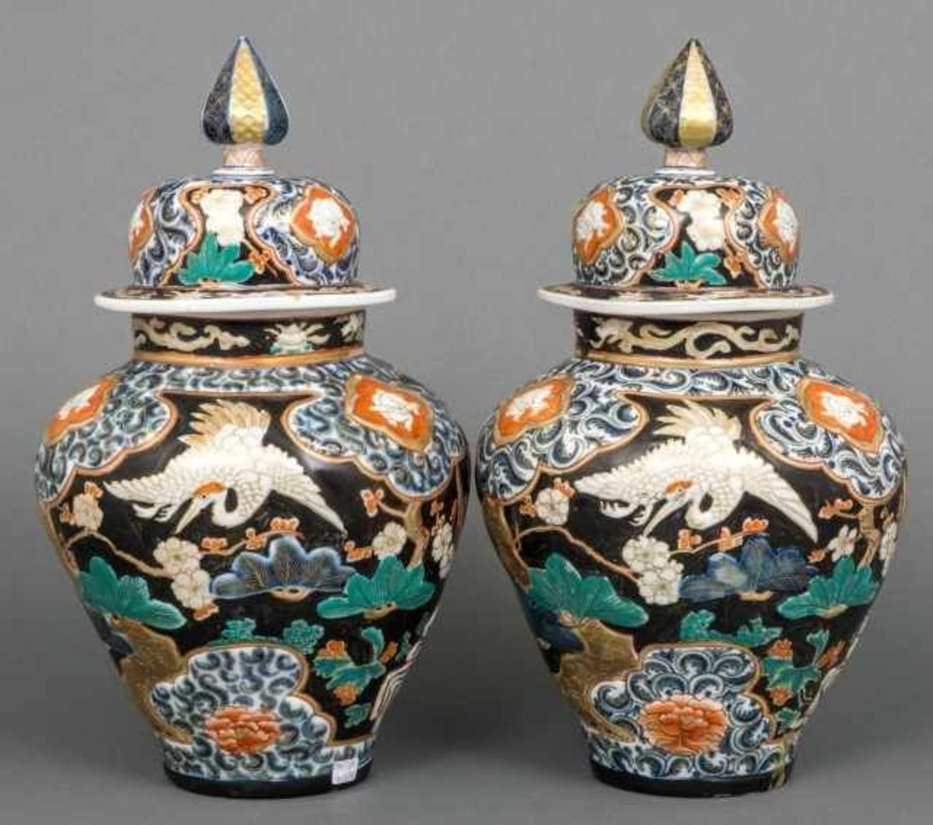 Pair of moulded Imari porcelain baluster vases and covers decorated with cranes and rabbits, - Bild 2 aus 4