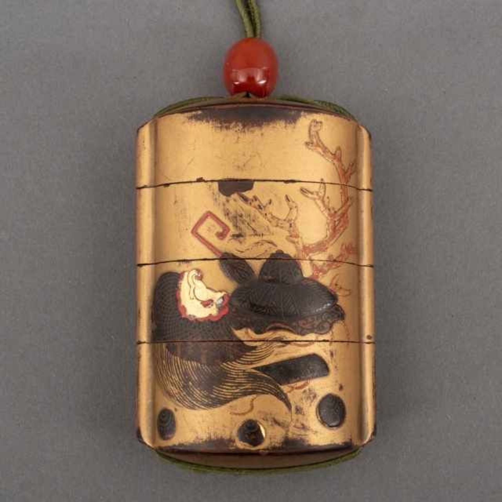 Golden lacquer three-case inrô with treasure motif, Japan, not signed, around 1800 -defects-, with a - Bild 3 aus 5