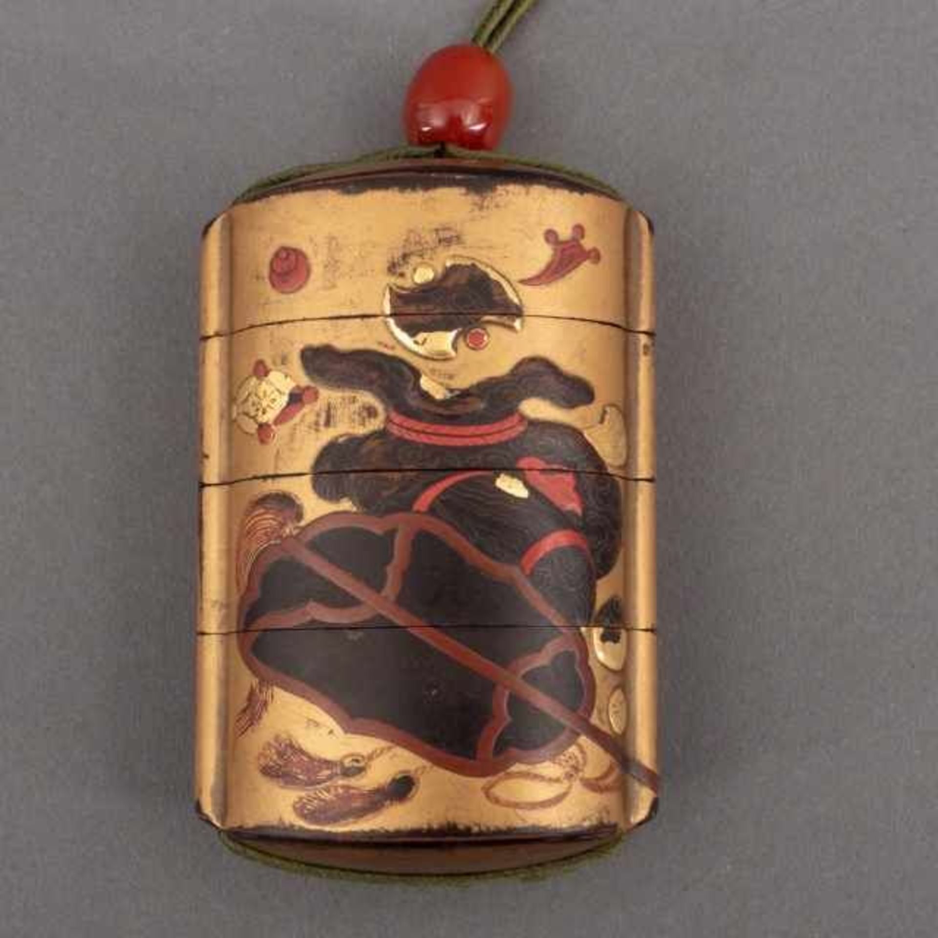 Golden lacquer three-case inrô with treasure motif, Japan, not signed, around 1800 -defects-, with a - Bild 4 aus 5