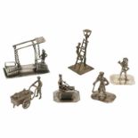 (6) Delig lot miniaturen w.o. ophaalbrug, ijscokar en lantaarnopsteker zilver.20e eeuw,