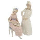 (2x) Beelden.Staand & zittend meisje. Lladro. Spanje.(2x) Statues.Portrait & sitting girl. Lladro.