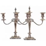 (2x)Kandelaren.Verzilverd metaal. 37 x 38 cm.(2x) Candlesticks.Silver plated metal. 37 x 38 cm.