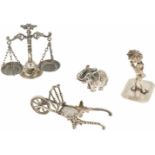 (4) delig lot miniaturen zilver.W.o. weegschaal, oilifant, kruiwagen en paraplu verkoper. Nederland,