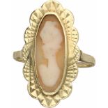 Camee ring geelgoud - 14 kt.Ringmaat: 16 mm. Gewicht: 3 gram.Cameo ring yellow gold - 14 ct.Ring