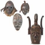 Een collectie decoratieve Afrikaanse zgn. "Dan" maskers, DRC, 2e helft 20e eeuw, en daarbij een