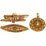 Lot antieke hanger/broches geelgoud, zirkonia en zaadparel - 14 kt.2 Broches fijn bewerkt, 1