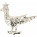 Ornament zilver.Ornamenteel uitgevoerde valk voorzien van kroon. Nederland, Helmond, Fa. Jac.