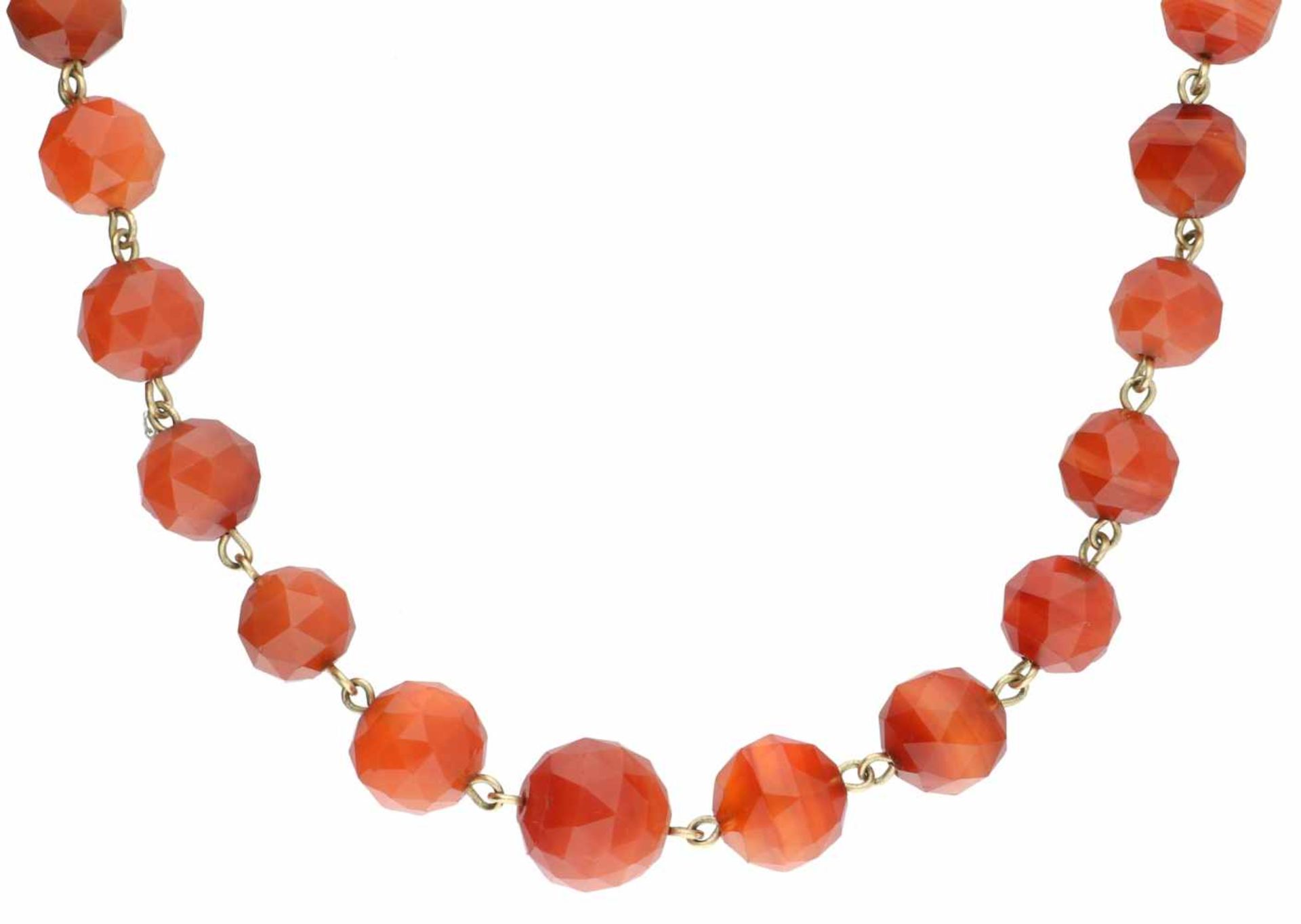 Collier geelgoud, rode agaat - BWG.L: 51 cm. Gewicht: 81,4 gram.Necklace yellow gold, red agate -
