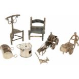 (7) delig lot Miniaturen zilver.W.o. paard en wagen, stoelen en stoof. 20e eeuw, Keurtekens: diverse
