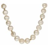 Parel collier geelgoud - 14 kt.L: 45 cm. Gewicht: 43,2 gram.Pearl necklace yellow gold - 14 ct.L: 45