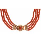 Antiek collier rosegoud, bloedkoraal - 14 kt.Op rood draad geregen. L: 40 cm. Gewicht: 56,4 gram.