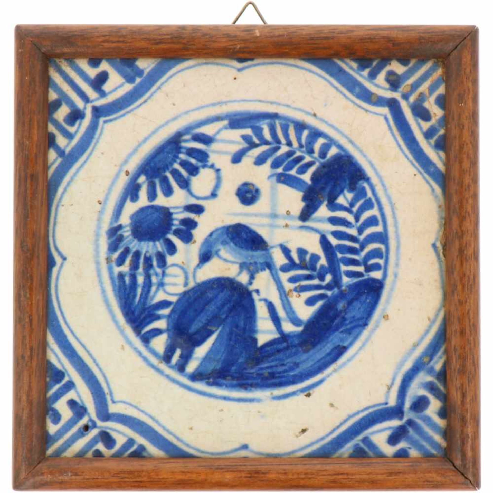 Twee aardewerk tegels in houten omlijsting. Delft, 18e eeuw.A lot of two earthenware tiles in wooden - Bild 3 aus 3