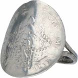 Muntring zilver - 925/1000.Slijtage munt. Ringmaat: 18 mm. Gewicht: 3,5 gram.Coin ring silver -
