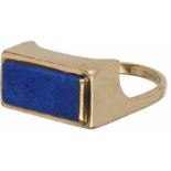 Pierre Cardin design ring geelgoud, lapis lazuli - 18 kt.Lapis lazuli ca. 16 x 7 mm. Ringmaat: 18