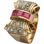 Art Deco tank ring geelgoud, diamant en robijn - 18 kt.12 Roos geslepen diamanten (doorsnede ca. 1