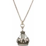 Ketting zilver - 925/1000 en 835/1000.Met chatelaine hanger. L: 72 cm. Gewicht: 11,7 gram.Necklace