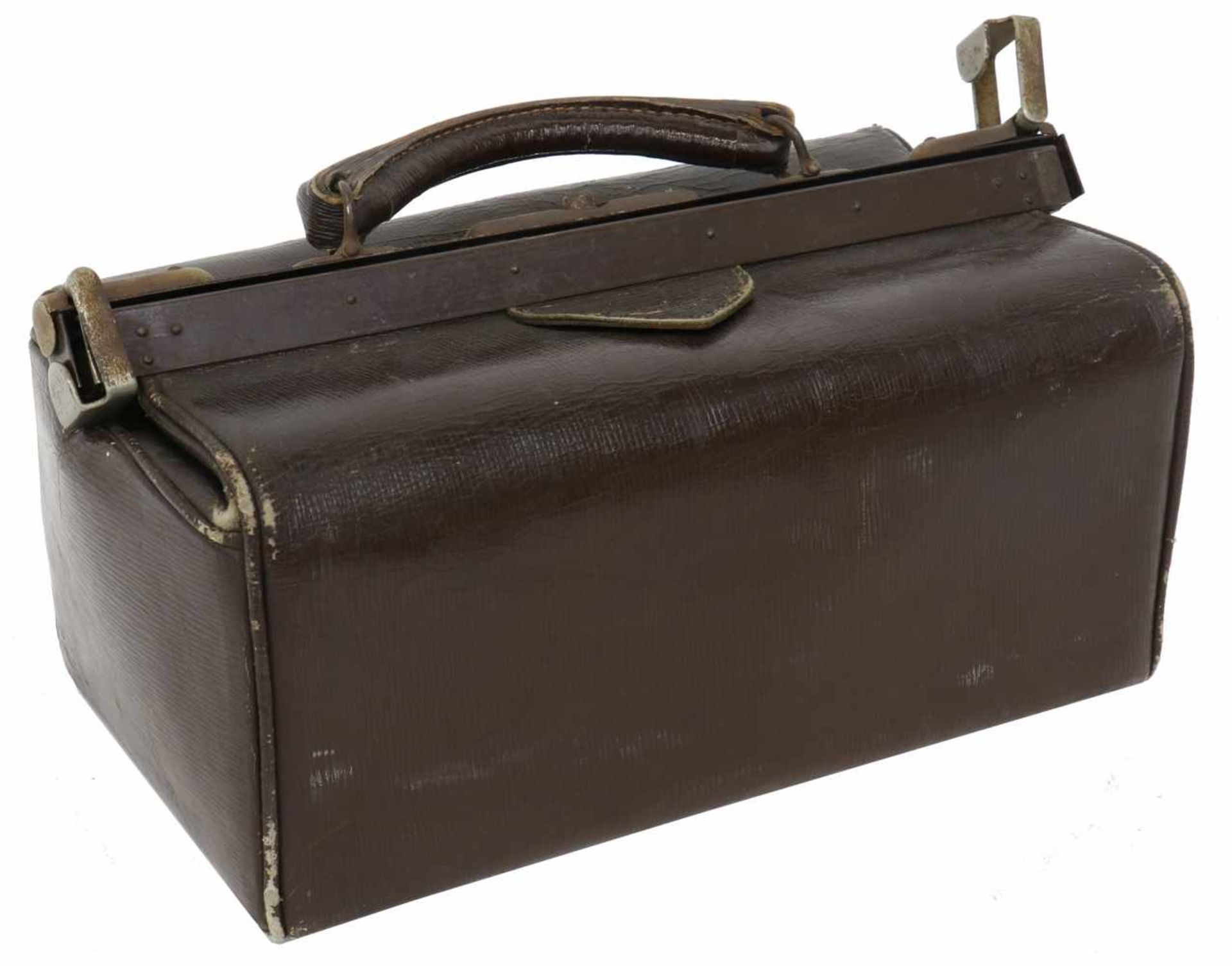 Een lederen dokterstas.A leather doctor's bag.