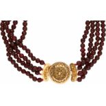 Antiek collier geelgoud, glasgranaat - 14 kt.L: 35 cm. Gewicht: 94 gram.Antique necklace yellow