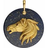 Unieke hanger geelgoud, lapis lazuli - 18 kt.Met geelgouden paardenhoofd met oog van carneool.