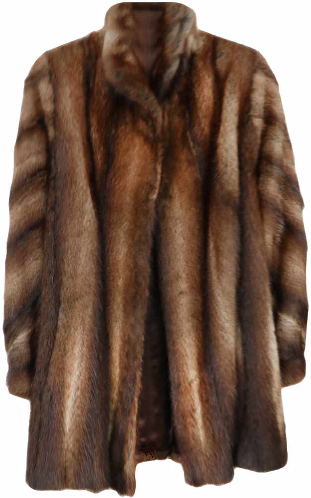 Een mantel van wasberenbont.A raccoon fur coat.