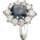 Rozetring witgoud, ca. 1.52 ct. diamant en saffier - 18 kt.10 Briljant geslepen diamanten (2x ca.