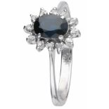 Rozetring witgoud, ca. 0.06 ct. diamant en saffier - 14 kt.12 Single cut geslepen diamanten (ca. 0.