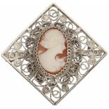 Filigrain broche zilver, agaat camee - 800/1000.LxB: 3,1 x 3,1 cm. Gewicht: 4,7 gram.Filigree brooch