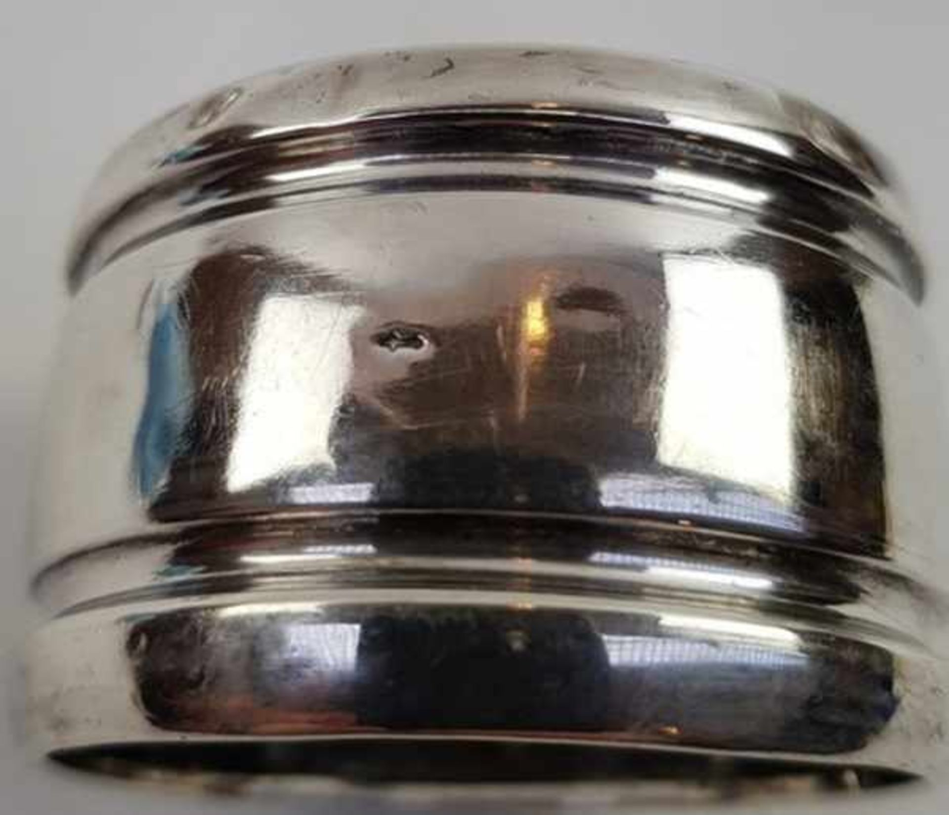 (Curiosa) Zilver, 2 servetringen + 3 vingerdoek ringen 19/ 20e eeuw.Zilver, 2 servetringen + 3 - Image 4 of 6
